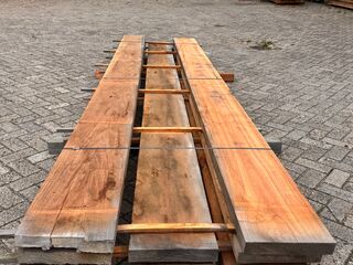 8x Mora Hardhouten Balken Fijnbezaagd, 50x300mm, Lengte 400cm